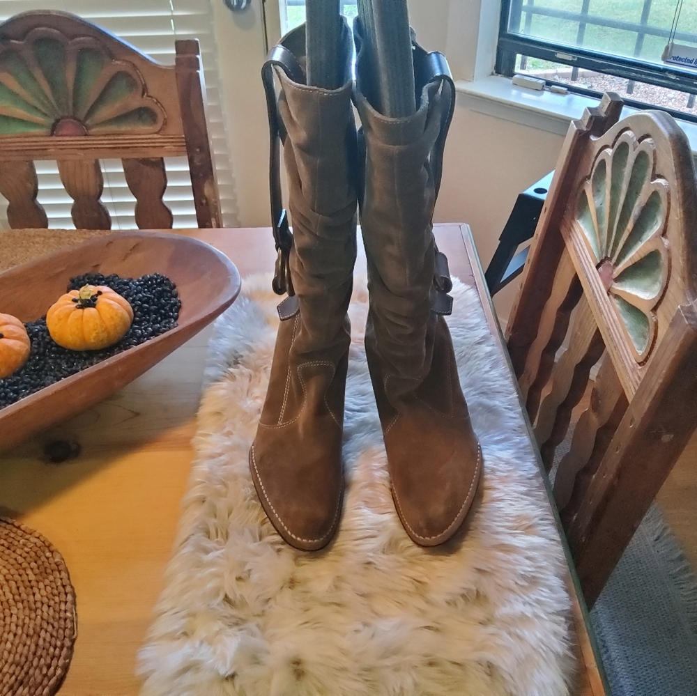 Coach Slouchy Boots in EUC size 9 1/2